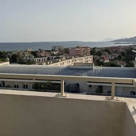 Beautiful Rooftop With Terrace And Sea View. * אנטיב
