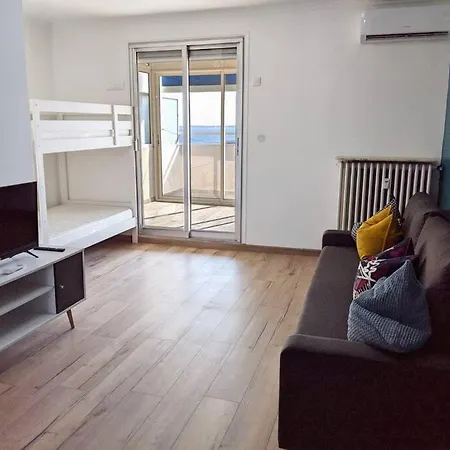 Beautiful Rooftop With Terrace And Sea View. Apartment Antibes